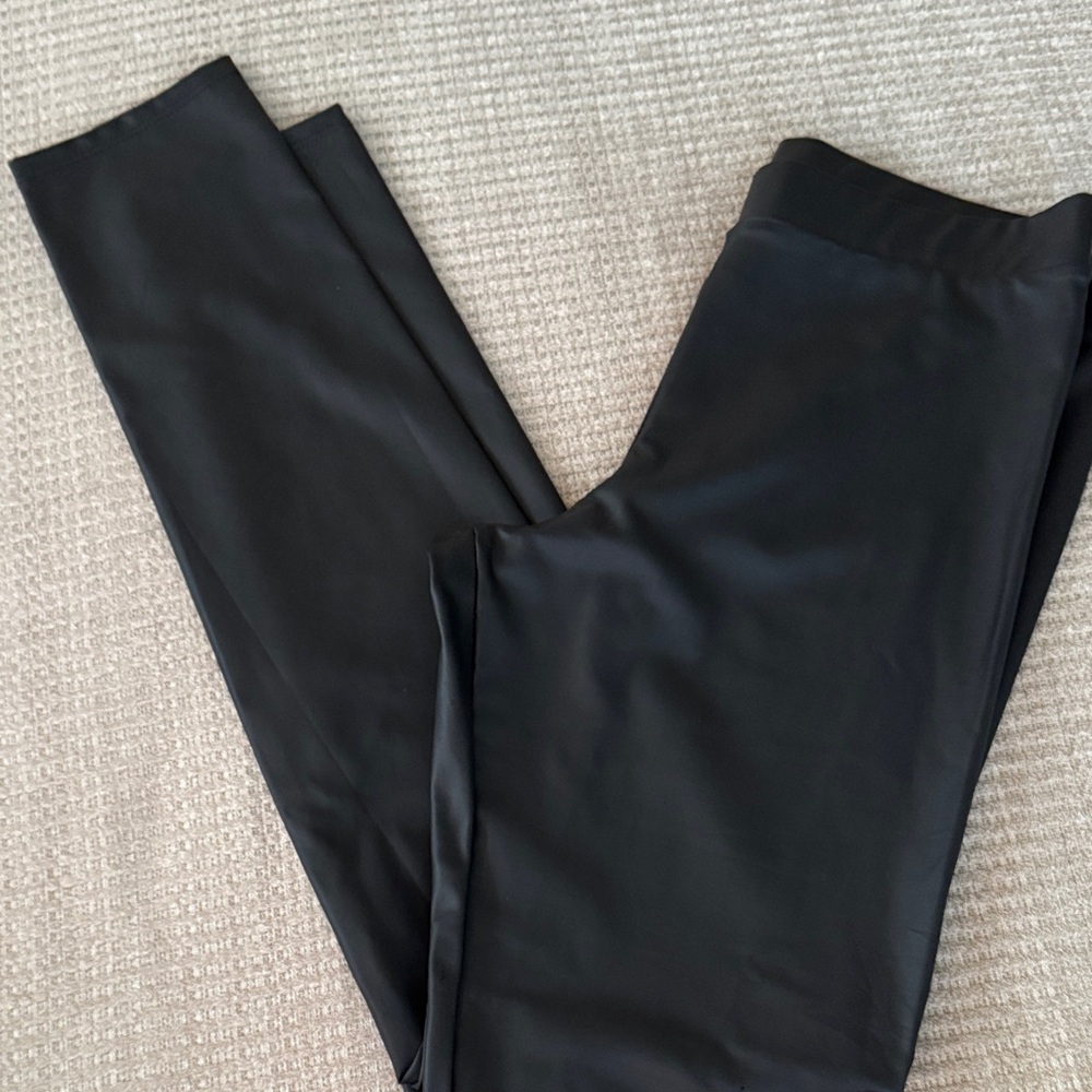 Sleek Black Women's Leggings